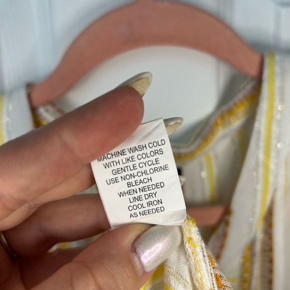 Lightweight Metallic Accent Tunic Plus - Picture 7 of 7